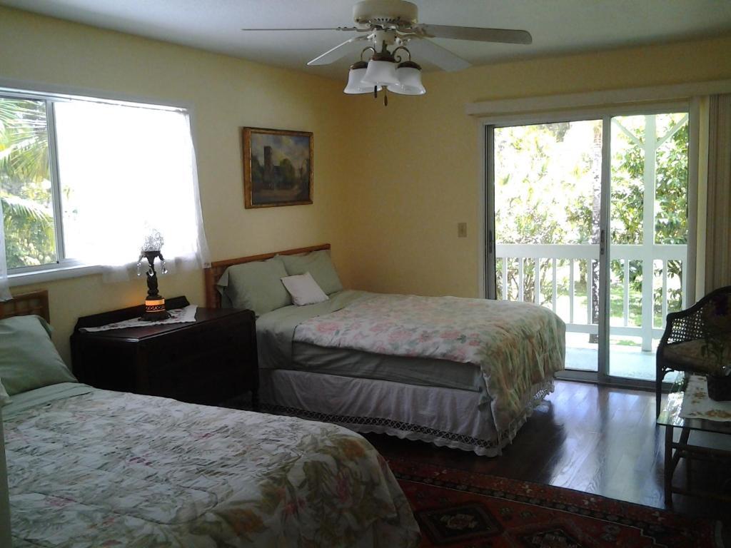 Lava Tree Tropic Inn Pahoa Zimmer foto